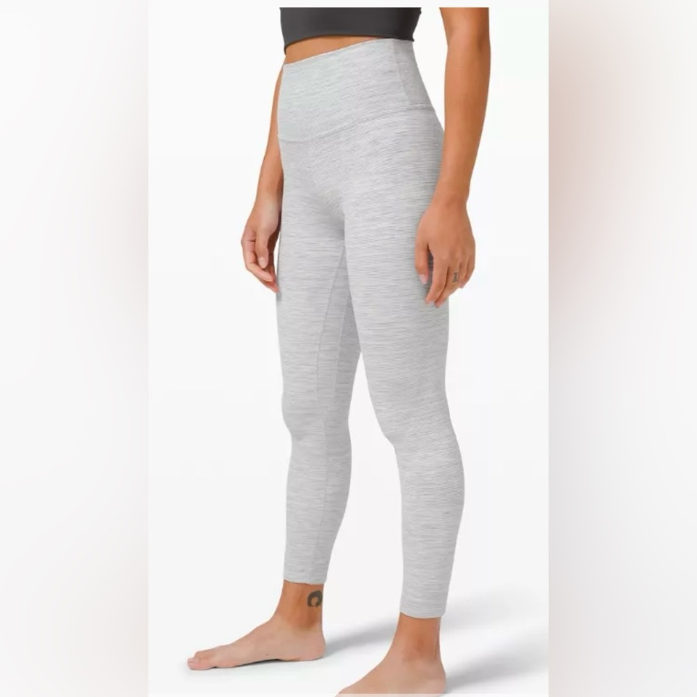 NWOT-Lululemon Align HR 24” Stripped Yoga Leggings